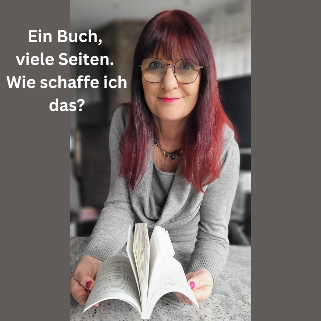 Petra Pflaum-Heinz mit einem geöffneten Buch vor sich, darin blätternd.